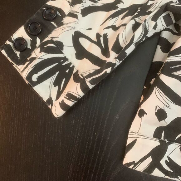 Abstract Floral Patterned Blazer - Picture 3 of 5